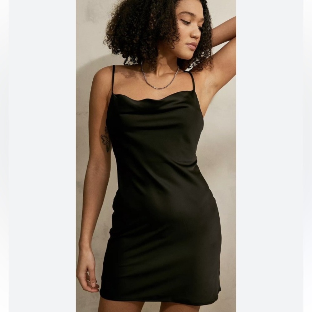 URBAN OUTFITTERS MALORY DRESS